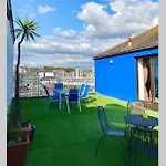 Apartment With Roof Terrace By Historic Harbour