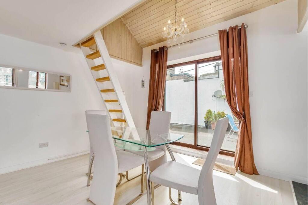 With Roof Terrace By Historic Harbour Apartment Plymouth